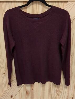American Eagle Outfitters Women's Burgundy Sweater